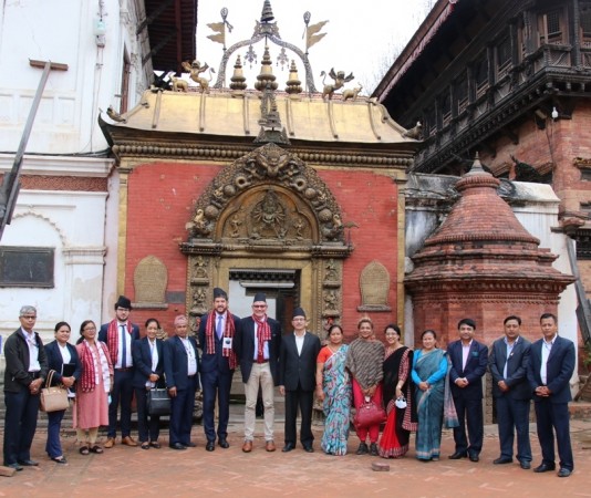 जर्मन राजदूत र युनेस्कोका प्रतिनिधि भक्तपुरमा