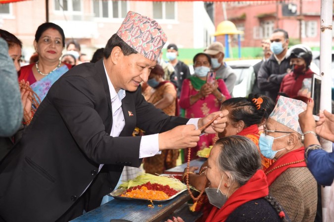 सामाजिक सद्भाव बढाउन सामूहिक टीका र जेष्ठ नागरिक सम्मान