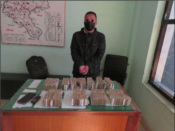 स्रोत नखुलेको ८० लाख रकमसहित एकजना पक्राउ