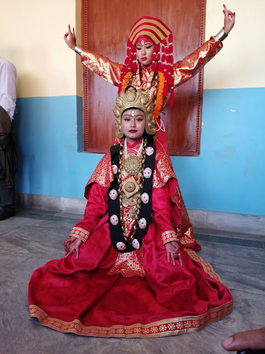मिस लिटिल नेवाःहरुको भाषा र संस्कृति मोह