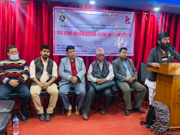 स्वतन्त्र पत्रकारहरुलाई शपथ ग्रहण