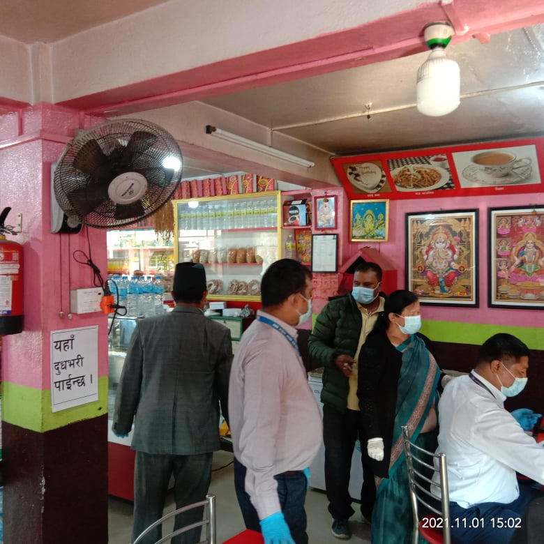 च्याम्हासिंहमा मिठाई र फलफुल पसल अनुगमन