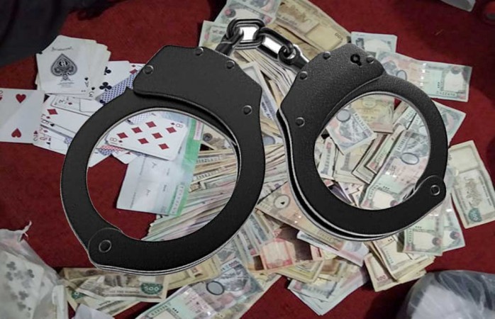 चाँगुनारायणमा  २,६८,३९० नगतसहित १५ जवाडे पक्राउ 