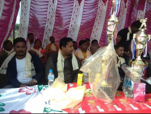 लहान ४ मा क्रिकेट टुनामेन्टको उदघाटन 