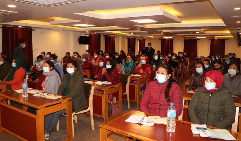 आर्युवेद स्वास्थ्यसम्बन्धी महिला स्वास्थ्य स्वयम्सेविकाहरुलाई अभिमुखीकरण