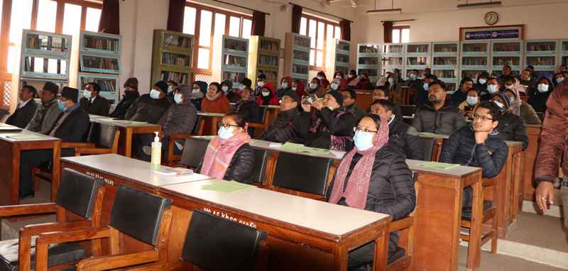 ख्वप इन्जिनियरिङ्ग कलेजमा प्राध्यापक र कर्मचारी भेला