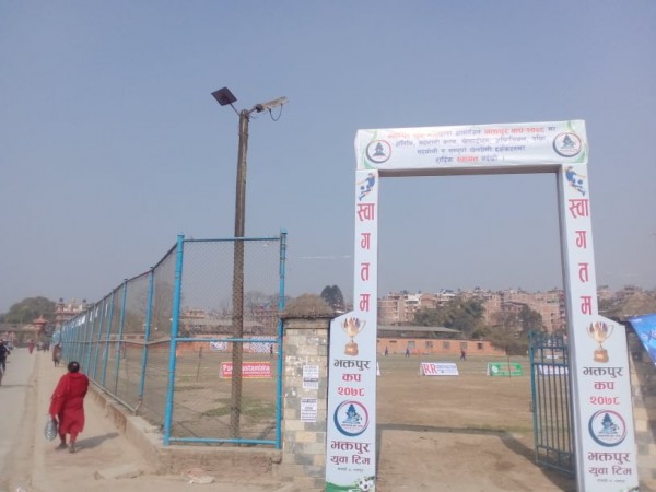 प्रतियोगिता चलिराखेको महेश्वरी खेल मैदानबाट राष्ट्रिय झण्डाहरु चोरी 