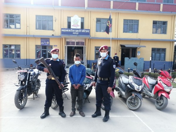 मोटरसाइकल चोरी गरी विक्री गर्दै हिड्ने पक्राउ 