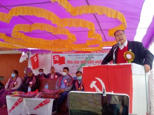 ओली नक्कली कम्युनिष्ट ः खनाल