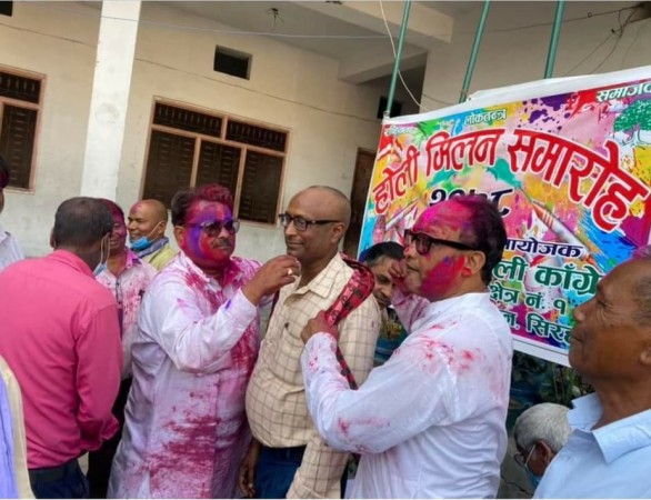 जसपा र एमाले पार्टी प्रत्याग गरी दर्जनौं काङ्ग्रेसमा प्रवेश