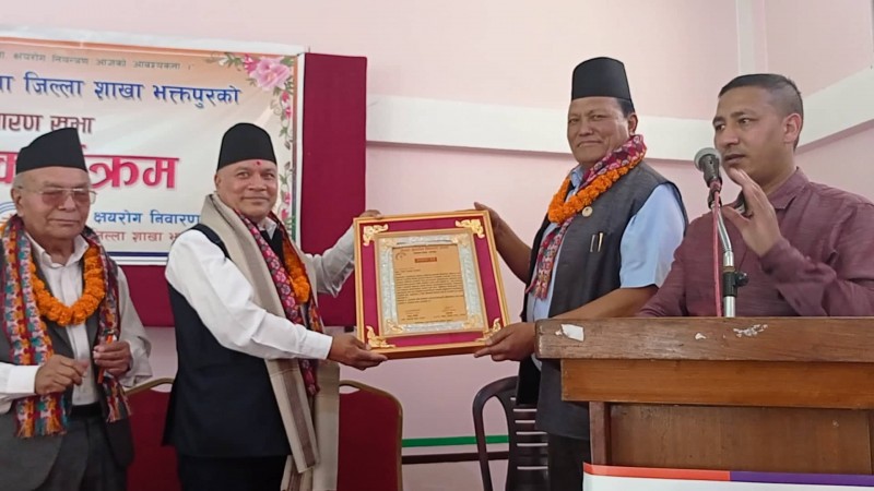 वरिष्ठ जनस्वास्थ्य प्रशासक मिजार सम्मानित