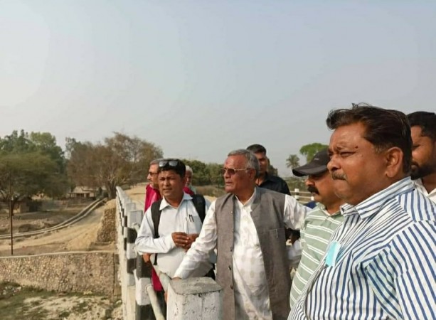 मन्त्री यादवद्वारा बानो खोलाको पुल शिलान्यास