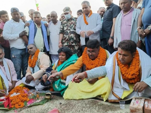 सिरहामा एकैदिन ठूलो लागतको दुई सडकको शिलान्यास