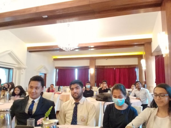 बालबालिकालाई राजनीतिबाट टाढा राख्नु अर्काे राजनीति हो