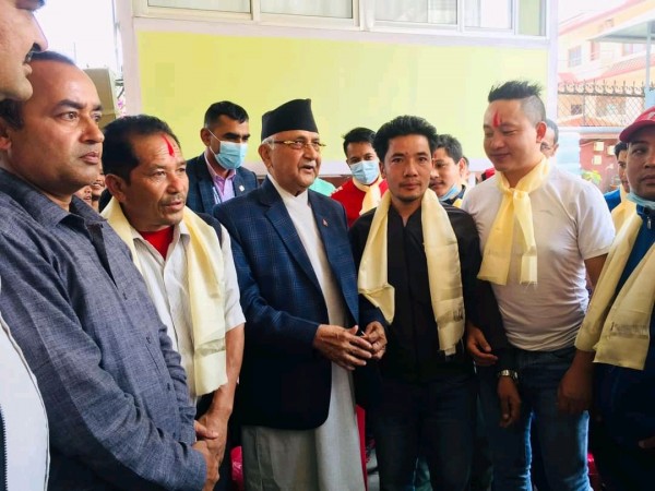 ७३ बढी स्थानीय नेता कार्यकर्ता नेकपा एमालेमा प्रवेश 
