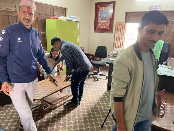 झौखेलमा निर्वाचन आचारसंहित विपरित वडा कार्यालयबाटै चुनाव प्रचारप्रसार