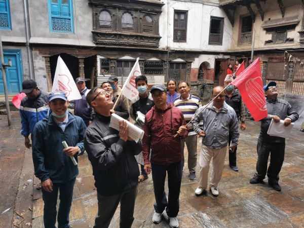 घरघरमा पुगेर भोट माग्दै विजुक्छें