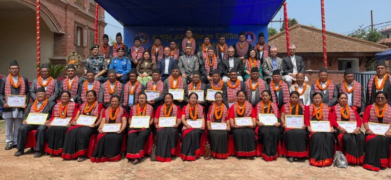 ईश्वर, देश व जनताया नामय् धाःगु थासय् देश व जनताया नामय् जक धयाः शपथ कयादील