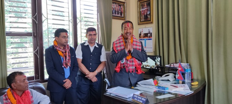 किन नेपाल भाषामा शपथ खाए रमेश थापाले ? (शपथ पाठसमेत)