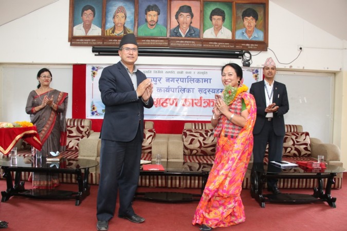 भक्तपुर नपाका नगर कार्यपालिकामा निर्वाचित सदस्यहरुको शपथग्रहण