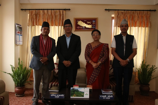 भक्तपुर नपाका प्रमुख सुनिल प्रजापतिसँग बडीमालिका नपाका प्रमुख अमर खड्काबीच भेट
