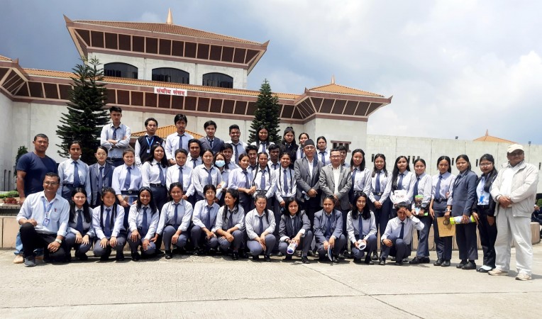 वागीश्वरी कलेजका विद्यार्थी संसद्को अध्ययन भ्रमणमा