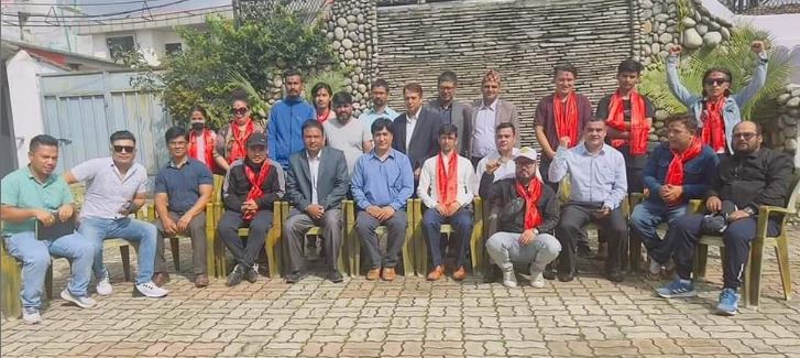 एमाले भक्तपुर जिल्ला कार्यसमिति त्यागेर नेकपा माओवादी केन्द्र प्रवेश 