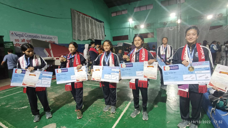 स्वर्ण पदक र कास्यपदक विजेता विनायकका विद्यार्थीहरुलाई बधाई 