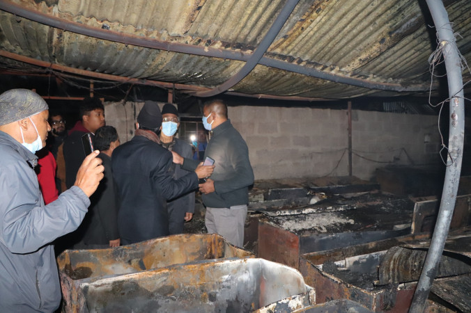 भक्तपुरको सल्लाघारीस्थित निरोज आइसक्रिम कारखानामा आगलागी 