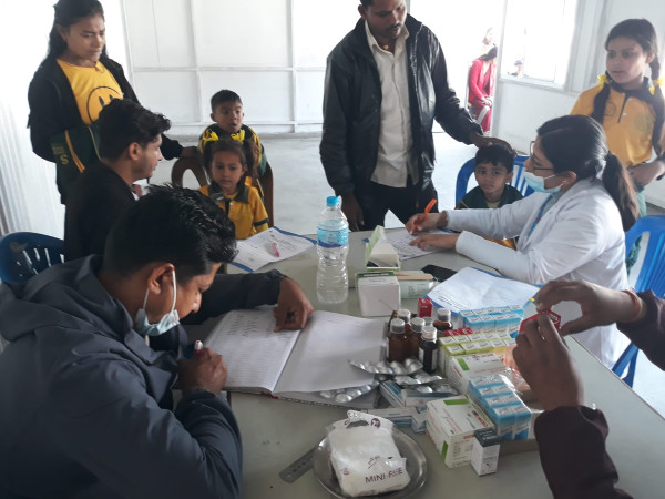 424 जनालाइ आँखा, नाक ,कान धाटी को उपचार