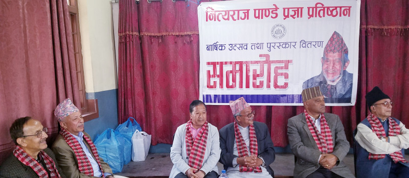 भक्तपुरमा स्रष्टाहरुलाई पुरस्कार