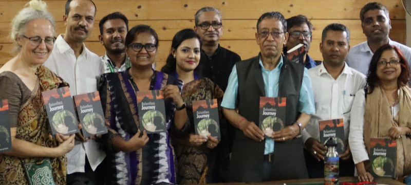 मुल्मीको पुस्तक बंगलादेशमा विमोचन