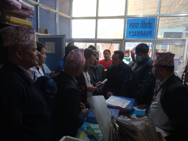 भक्तपुरका ठुला भनिएका अस्पताल फार्मेसीले नियम बिपरित चर्को मूल्य असुली 