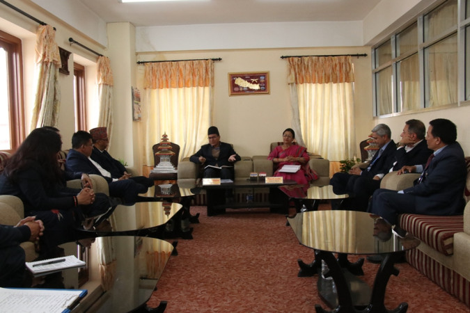 भक्तपुर नगरपालिकाको रणनीतिक योजनासहितको प्रतिवेदन हस्तान्तरण