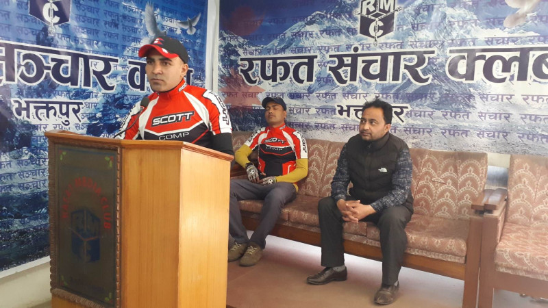 बिश्व साइकल तथा पैदल यात्री अजय मिश्र र भगत खत्रीले कोभिडको समयमा स्थगन गरेको यात्रालाई पुन सञ्चालन गर्न लागे