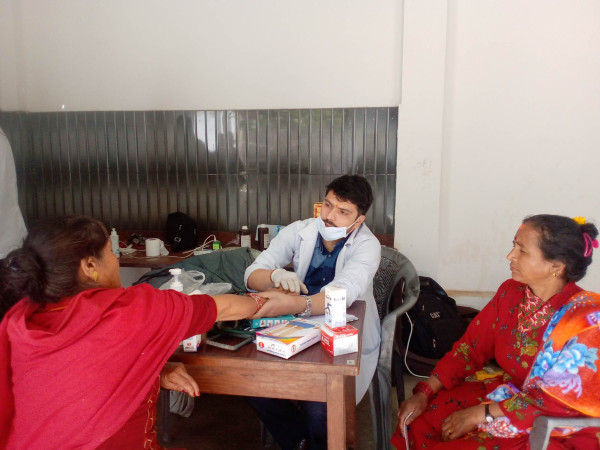 भक्तपुरमा रेडियोको वार्षिकोत्सवको अवसरमा स्वास्थ्य शिविर