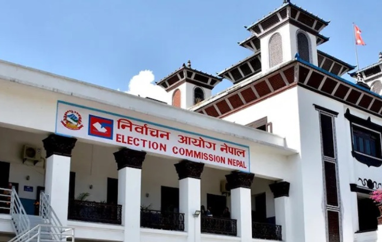 मौन अवधि सुरु ,ककसले मार्ला बाजी ?