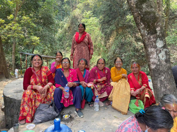 दुःख भुलाएर रमे ज्येष्ठ नागरिक