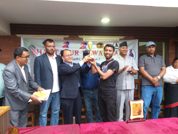 बुद्धिचाल सम्पन्न ः रुपेश जैसवालले उचाले उपाधि