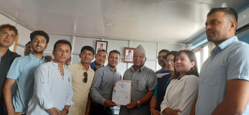 रास्वपाको टोलीले भेट्यो सूर्यविनायक नगरपालिकाका प्रमुख बासुदेव थापासँंग