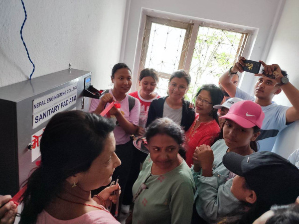 नेकमा सेनिटरी प्याड भेंडिङ मेसिन स्थापित  