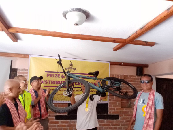 रामेछापका बिरेन्द्र तामाङले जिते यस वर्षको २१ दिने साइकलिङ च्यालेन्ज, भक्तपुरका सुनिल ख्याजुलाई मास्टर साइकलिस्टको विषेश सम्मान