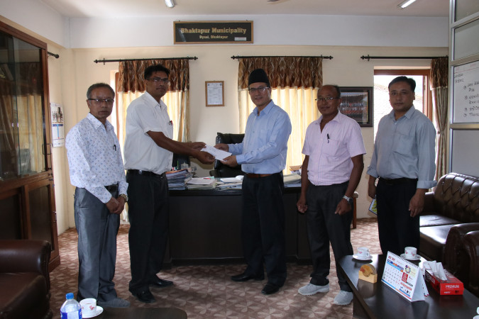 सहकारी संस्थाको सामुदायिक विकास कोषको रकम भक्तपुर नगरपालिकालाई 