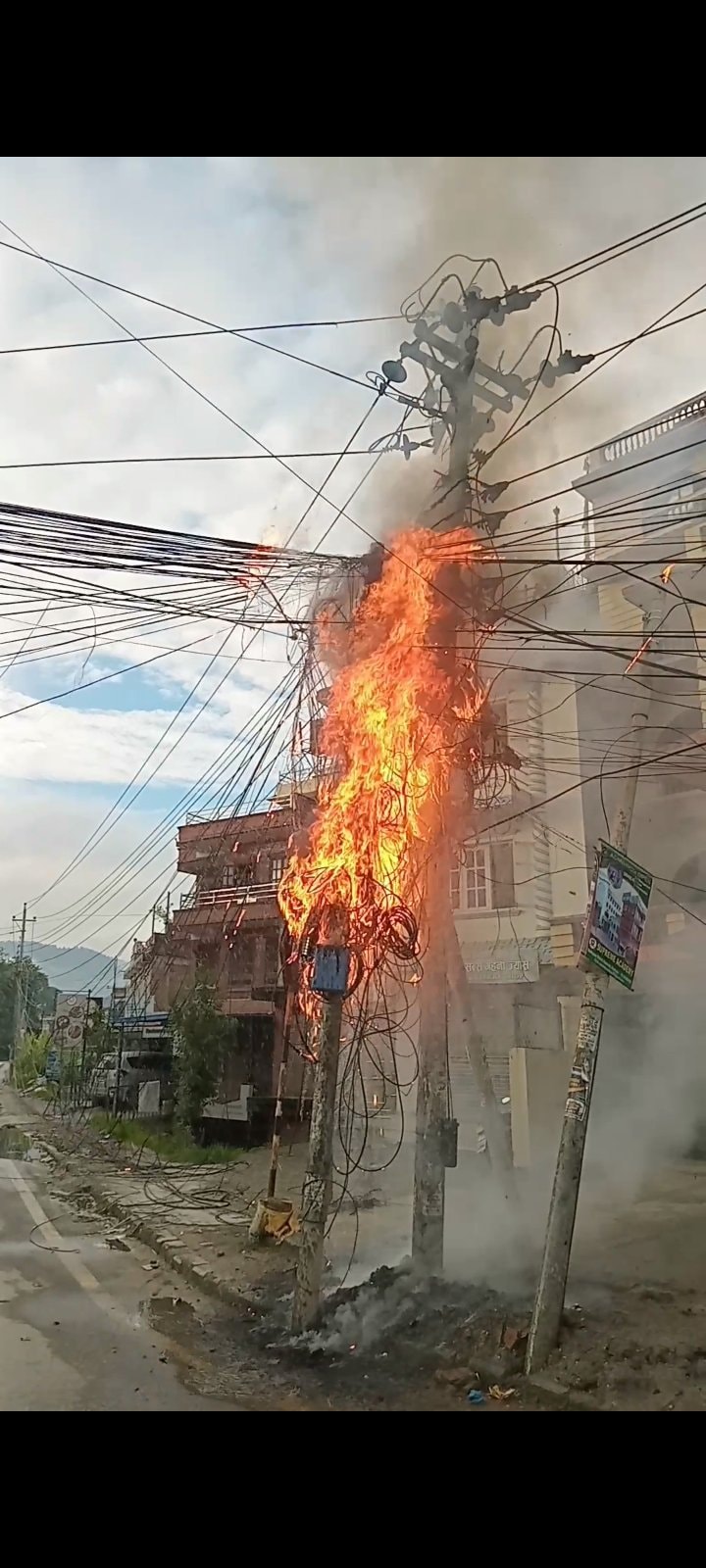 भक्तपुरको चाँंगुनारायण नगरपालिका २ दुवाकोट मोडमा आगलागी  