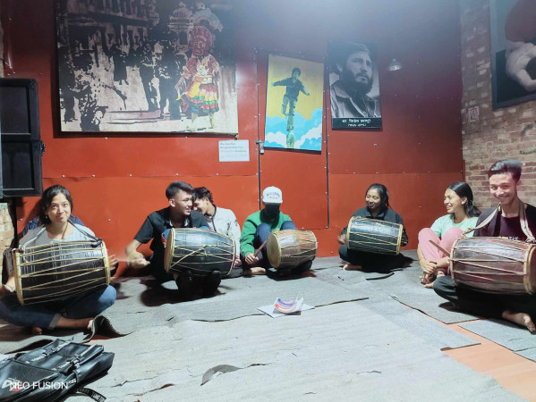 बाजा पुरानो ः पुस्ता नयाँं 