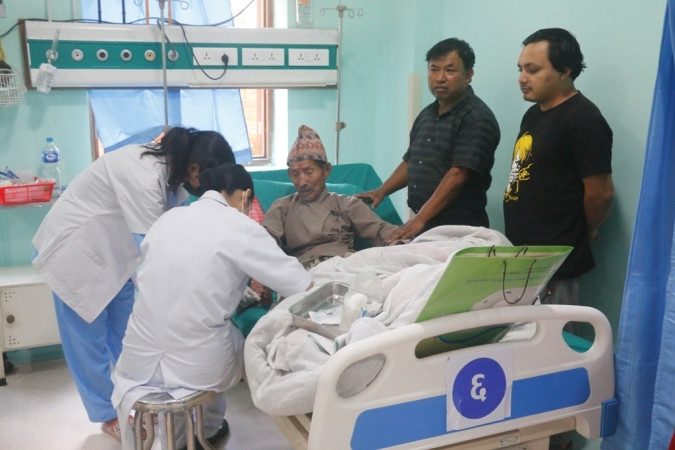 ख्वप अस्पतालबाट आव २०७९।८० मा २ लाख २० हजार बढीको सेवा