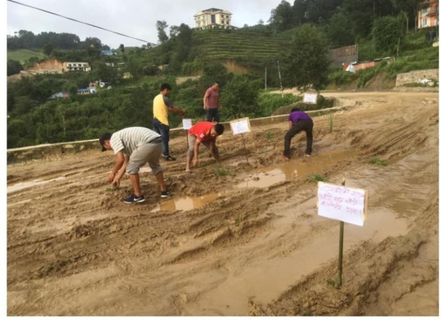 भक्तपुर–नगरकोट सडक प्रधानमन्त्रीहरुसँगको भेट र आन्दोलनले पनि भएन सम्पन्न 