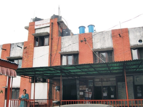 भक्तपुर अस्पतालको हाताभित्र सञ्चालित औषधि पसल अवैध