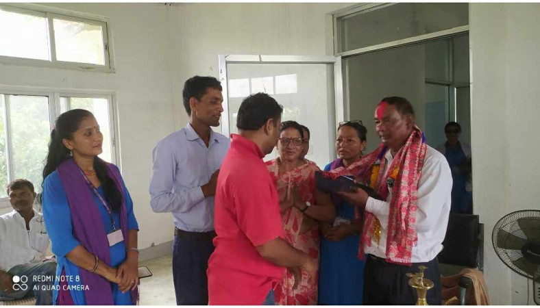 स्वास्थ अधिकृत सेवा निबृत हुँदा भब्य बिदाई 