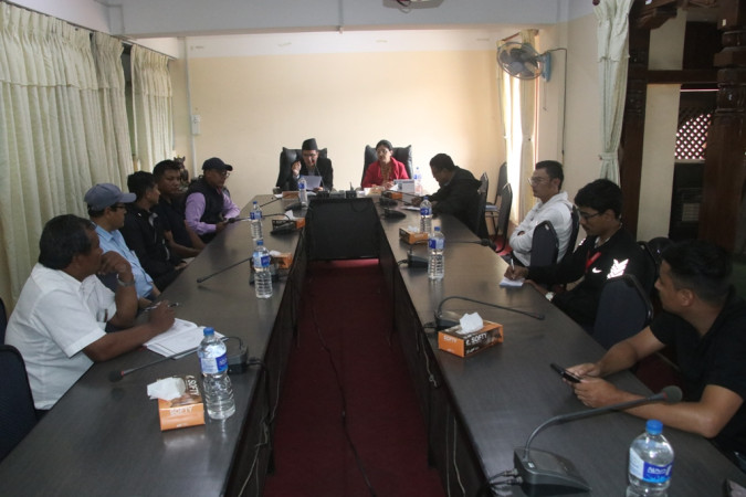 गाईजात्रा प्रदक्षिणा मार्ग र महत्वपूर्ण स्थानहरुमा तारहरु तोकिएको समयभित्र नहटाएमा नगरपालिका स्वयम्ले हटाउने